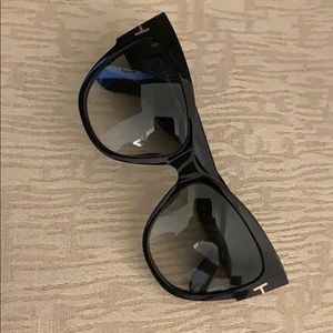 ❤️SOLD❤️ Ford Anoushka sunglasses